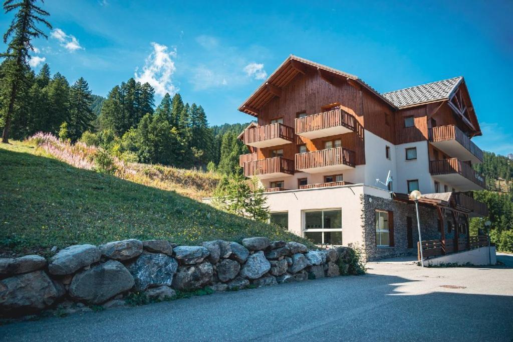 Les Gentianes By Actisource Aparthotel Puy-Saint-Vincent Exterior foto
