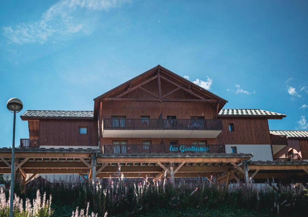 Les Gentianes By Actisource Aparthotel Puy-Saint-Vincent Exterior foto